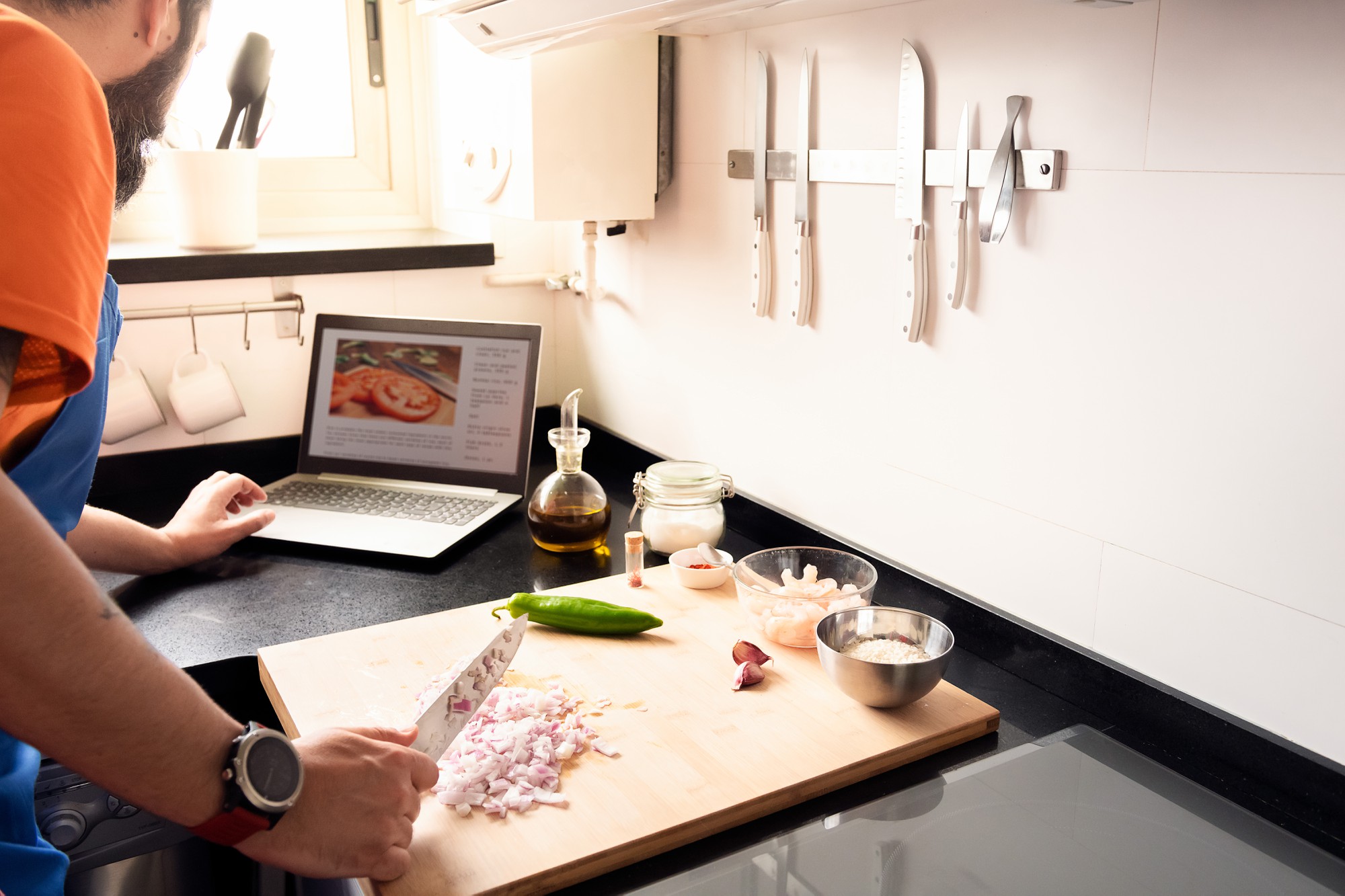 Studio di cucina con attrezzature professionali e calm palette